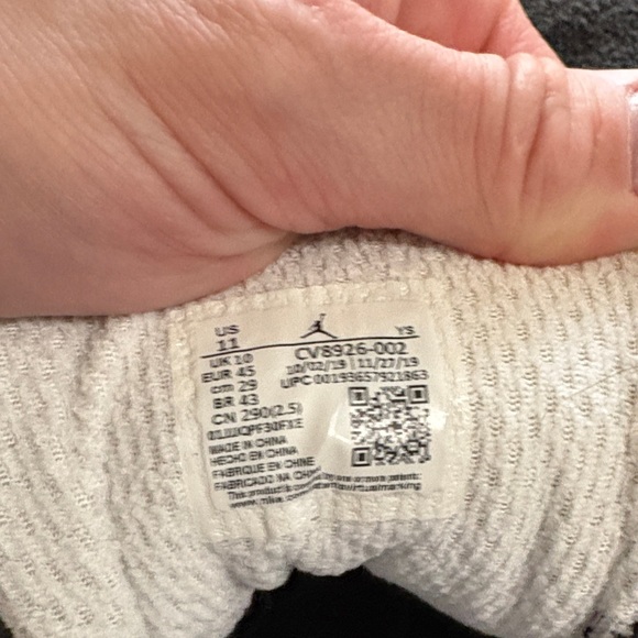 Jordan Black and White Athletic Shoes(Size 11 good shape) - Picture 4 of 6